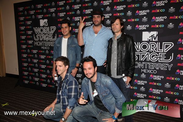 MTV World Stage Monterrey - MÃ©xico (03-04)
Durante la conferencia de prensa se dieron detalles de las grabaciones realizadas en mayo de las tres tocadas acÃºsticas en sitios representativos de la ciudad con el dÃºo musical pop Ha*ash , la cantante mexicana Paty CantÃº, y la banda regiomontana de rock, Los Claxons.



Photo by: JesÃºs SÃ¡nchez 
Keywords: mtv world stage monterrey mexico linkin park los claxons