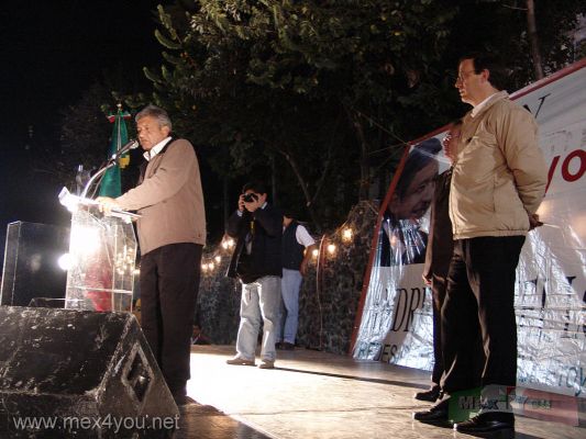 AMLO visita las 16 delegaciones del D.F.(06-08)
LÃ³pez Obrador diÃ³ un discurso en el que prometiÃ¡ austeridad en su gobierno y apoyo  a los pobres de nuestro paÃ­s.

Lopez Obrador gave a speech,  which she promised to austerity in his government and support to the poor people  of our country.
Keywords: AMLO visita las 16 delegaciones del D.F.