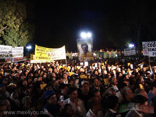 AMLO visita las 16 delegaciones del D.F.(07-08)
El jardÃ­n Hidalgo de CoyoacÃ¡n se llenÃ³ de simpatizantes al candidato.

The  Hidalgo  park from  Coyoacan was filled of supporters to the candidate.
Keywords: AMLO visita las 16 delegaciones del D.F.
