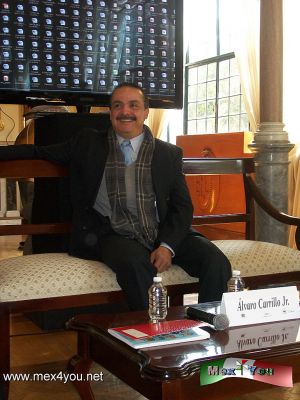Una Noche con sabor a mÃ­ (01-03)
El Teatro de la Ciudad abrÃ© sus puertas al compositor Ãlvaro Carrillo con un a noche con sabor a mÃ­ propuesta mÃºsical por sus hijos Ã¡lvaro y marÃ­o quienes desde hace mÃ¡s de 30 aÃ±os han persistido que quede la memoria de los viejos y sobre todo de los jÃ³venes a que conozcan la mÃºsica de este gran compositor.

Text and Photo by: YanÃ­n RamÃ­rez
Keywords: Ã¡lvaro carrillo sabor a mÃ­ homenaje a Ã¡lvaro carrillo teatro de la ciudad canciones la mentira un poco mÃ¡s el andariego