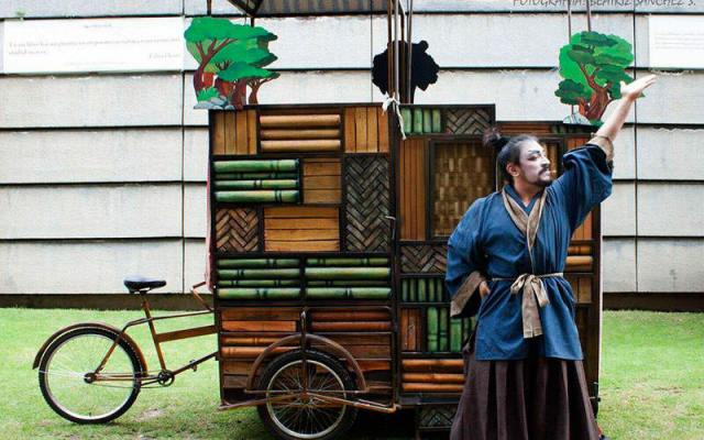 Anuncian Sistema de Teatros convocatoria, teatro plazas pÃºblicas (05-05) 
Las obras a presentarse son: La Paza, Deniz, El Ãngel de MiahuatlÃ¡n, Fiestas Mexicanas, Los monstrous de SofÃ­a, A su gusto, Nagma Raas-Leela, Zoila Reina del Castillo, De Cachetito, Mercado de 4 Puertas, El PaÃ­s de las metrallas, Benito y Wataru, FamiÃ±ia Panduro, Del Medievo a..la XochipitzÃ¡huatl.

Text and Photo by: YanÃ­n RamÃ­rez
Keywords: sistema de teatros convocatorio vicente leÃ±ero teatro plazas pÃºblicas convocatoria artes escenicas