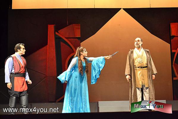 Estreno "La Flauta MÃ¡gica segÃºn Papageno" (03-05)
La Reina de la Noche Alejandra Sandoval una excelente interpretaciÃ³n digna del papel otorgado y su vesturaio sencillo pero interesante.


Text and Photo by: YanÃ­n RamÃ­rez
Keywords: flauta mÃ¡gica papageno Ã³pera mozart Ã³pera infantil teatro ciudad esperanza iris teatro infantil