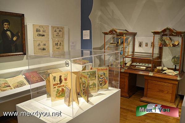 Inaugura el MODO "Los NiÃ±os del Siglo XIX" (02-05)
ExposiciÃ³n denominda "Los niÃ±os siglo XIX" abarca en la primera sala una muestra de finales del siglo XVIII con vestimenta y fotografÃ­a de los niÃ±os de esa Ã©poca.

Text and Photo by: YanÃ­n RamÃ­rez
Keywords: juguetes vestimenta unifrmes fotografias inspireka infancia modo exposicion niÃ±os siglo XIX