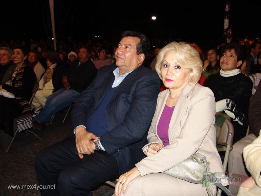 Concierto Navideño en Coyoacán 2005/ Christmas Concert in Coyoacán 2005 (05-08)
Al concierto asistieron entre otras personalidades el Jefe de la Delegación Coyoacán: El profesor Miguel Bortolini y su Señora Esposa. 

Tothe concert attended  personalities such as: the Head of the Coyoacán Delegation:  Professor Miguel Bortolini and his wife.
Keywords: Concierto Navideño en Coyoacán 2005/ Christmas Concert in Coyoacán 2005