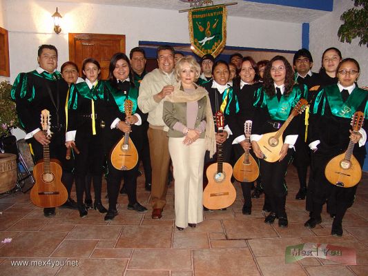 "Callejoneadas"  CoyoacÃ¡n 2006 .
El Delegado de CoyoacÃ¡n y su SeÃ±ora Esposa: Profesor Miguel Bortolini y DoÃ±a Victoria estuvieron presentes en el evento.

The CoyoacÃ¡n chief and his wife:  Professor Miguel Bortolini and Mrs Victoria were present in the event.

Keywords: Callejoneadas CoyoacÃ¡n 2006
