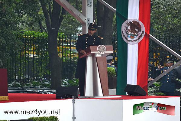 ConmemoraciÃ³n 168 de la Gesta HerÃ³ica de los NiÃ±os HÃ©roes 2015 (02-06)
El discurso alusivo a esta celebraciÃ³n estuvo a cargo del cadete Carlos Terrones Mendoza quien recordÃ³ la herÃ³ica defensa no sÃ³lo del Castillo de Chapultepec, quien en su tiempo sirviÃ³ como escuela militar, sino de la soberanÃ­a del paÃ­s.  AsÃ­  pues mencionÃ³ tambiÃ©n que la reforma educativa harÃ¡ eco en esta instituciÃ³n. 

Text & Photo by: Antonio Pacheco
Keywords: gesta heroica batalla castillo chapultepec niÃ±os heroes monumento patria