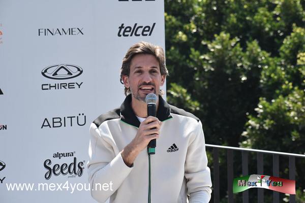 Se anuncian los Adidas Splits, preparatorias para el Maratón de la CDMX 2023 (05-05)
En conferencia de prensa el martes 14 de marzo para anunciar los Adidas Splits los cuales son carreras preparatorias para el Maratón Internacional de la CDMX. En la conferencia de prensa participaron el director general del INDEPORTE, Javier Hidalgo; Alejandra Luna, de Avène; Javier Carvallo de Expansión; y Javier Cavallaro de Adidas México

Text & Photo by: Antonio Pacheco
Keywords: adidas splits maratón internacional cdmx 2023