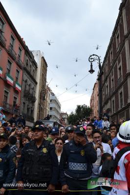 Desfile Militar 2015 (07-14)
El desfile empezÃ³ a recorrer las principales avenidas del centro histÃ³rico de la Ciudad de MÃ©xico como 5 de mayo, JuÃ¡rez  , Paseo de la Reforma, etc a partir de las 11: 40 de la maÃ±ana. 


Text & Photo by: Antonio Pacheco 
Keywords: desfile militar fuerzas armadas fiestas patrias ciudad mexico marina fuerza aerea 2015