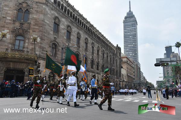 Desfile Militar 16 de Septiembre 2021 (04-07)
Con casi dos horas de duración el Desfile Militar constó con la participación de  15,000 elementos, de los cuales 2,855 son mujeres,  99 aeronaves, 598 vehículos de tierra, 205 perros entrenados, 243 caballos y 60 charros quienes a pesar del calor no mostraron cansancio, pero eso si, alegría y saludaban a la gente, y sobre todo niños, que los vitoreaban. 



Photo & Text by: Antonio Pacheco
Keywords: desfile militar 16 septiembre 2021 sedena marina fuerza aerea fiestas patrias cdmx