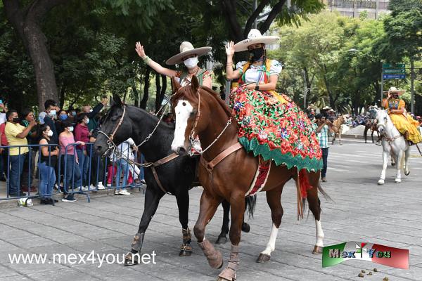 Desfile Militar 16 de Septiembre 2021 (06-07)
Una constante en este desfile es la participación de las mujeres en las distintas secciones de las fuerzas armadas mostrando su disciplina y compromiso hacia el país.  

En esta participación estuvieron también las autoridades nacionales como de la CDMX. Así pues el presidente Andrés Manuel López Obrador, así como su esposa, Beatríz Gutierrez Müller, el mantario de Cuba, Miguel Díaz Canel y su esposa, el Secretario de la Defensa Nacional, Luis Cresencio Sandoval, el Secretario de Marina, José Rafael Ojeda Durán, La Jefa de Gobierno de la CDMX,  Claudia Sheimbaum, el Secretario de Relaciones Exteriores, Marcel Ebrard, entre otros.  



Photo & Text by: Antonio Pacheco
Keywords: desfile militar 16 septiembre 2021 sedena marina fuerza aerea fiestas patrias cdmx
