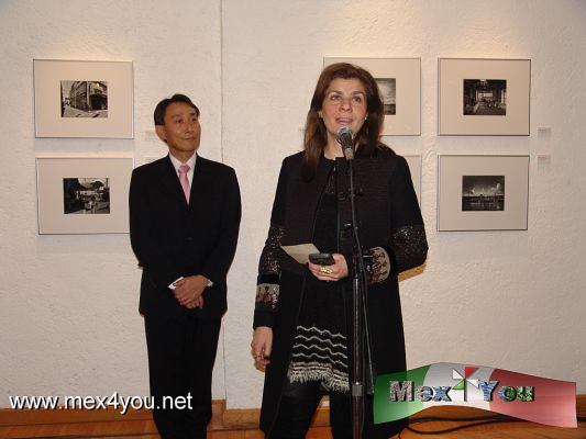VIAJE, la mirada de 6 FotÃ³grafos de JapÃ³n (01-06)
El jueves 16 de diciembre se inaugurÃ³ la exposiciÃ³n VIAJE, un tour por la fotografÃ­a con sabor a sushi en el Museo de la FotografÃ­a. 


Keywords: viaje fotografo photographer foto japon japan photographers