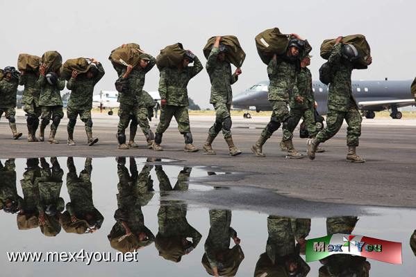 EspectÃ¡culo AÃ©reo â€œFuerza AÃ©rea Mexicana, 100 AÃ±os de Lealtadâ€ (03-05)
El espectÃ¡culo se llevarÃ¡ a cabo con la participaciÃ³n de diversos escuadrones aÃ©reos ; asÃ­ como de las escuelas militares de aviaciÃ³n, aplicaciÃ³n aerotÃ¡ctica de fuerza aÃ©rea . 


Text by: Antonio Pacheco, Photo by: JesÃºs SÃ¡nchez
Keywords: espectaculo aereo fuerza aerea mexicana 100 aÃ±os lealtad ejercito mexicano avion aviones