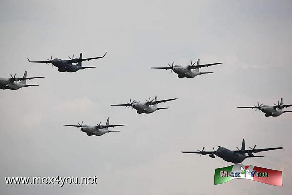 EspectÃ¡culo AÃ©reo â€œFuerza AÃ©rea Mexicana, 100 AÃ±os de Lealtadâ€ (05-05)
Dicho evento se organiza para que se fortalezca el vÃ­nculo de la sociedad mexicana con sus fuerzas armadas y fomentar la convivencia familiar, por lo que es un evento en que vale la pena que asista toda la familia. 


Text by: Antonio Pacheco, Photo by: JesÃºs SÃ¡nchez
Keywords: espectaculo aereo fuerza aerea mexicana 100 aÃ±os lealtad ejercito mexicano avion aviones
