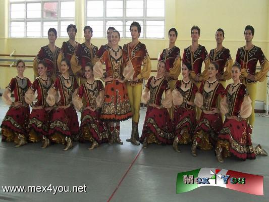 Danza de Gala "Suite de Raymonda" (05-05)
La Suite de Raymonda los boletos ya estÃ¡n a la venta y tienen un costo de 300, 250, 220, 160 y 100 pesos .

Text and Photo by: YanÃ­n RamÃ­rez
Keywords: ballet clÃ¡sico CND suite Raymonda Palacio de Bellas Artes Joshua Beamish