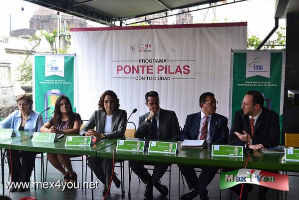 Presentan Resultados del programa de pilas (01-05)
El programa de Manejo Responsable de Pilas de Desecho que opera Grupo IMU en coordinaciÃ³n con la SecretarÃ­a del Medio Ambiente, permite a los habitantes del DF procesar de manera fÃ¡cil y correcta sus pilas de desecho.

Text and Photo by: YanÃ­n RamÃ­rez
Keywords: pilas desecho grupo IMU SEDEMA recolectoras de pilas CEMEFI
