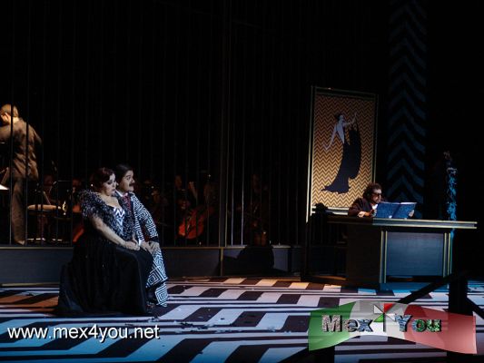 El Murcielago en el Teatro de la Ciudad (04-04)
La mÃºsica del Murcielago es interpretada ademÃ¡s por la Orquesta FilarmÃ³nica de la Ciudad de MÃ©xico dirigida por Gerardo RÃ¡bago y se tendrÃ¡n funciones el 18 , 19 y 25 y 26 de junio con horario de 18:00 los sÃ¡bados y los domingos a las 12:30 

Keywords: murcielago opereta opera teatro ciudad theater city esperanza iris