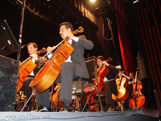 Primavera en la Ciudad de MÃ©xico/Spring in Mexico City (13-14)
Con obras como: Obertura Egmont,Obertura de la Flauta MÃ¡gica, Poeta y Campesino, Obertura de Guillermo Tell magistralmente interpretadas por esta Orquesta.

With works like:   Overture Egmont,  Magical Flute Overture, Poet and Peasant,  Guillermo Tell Overture skillfully interpreted by this Orchestra. 
Keywords: Primavera en la Ciudad de MÃ©xico/Spring in Mexico City.