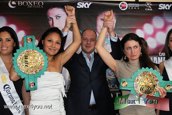 PresentaciÃ³n Calendario de Box (05-05)
El Consejo Mundial de Boxeo  dio la bienvenida a Simona y declarÃ³: "Una vez mÃ¡s se harÃ¡ historia en MÃ©xico con esta pelea. Galassi y Mariana son peleadoras de mucha tÃ©cnica y son muy ligadas al Consejo. Deseamos suerte a las dos. Este evento se verÃ¡ en mÃ¡s de 40 paÃ­ses".

AdemÃ¡s habrÃ¡ mÃ¡s promociÃ³n el 9 de marzo y demÃ¡s actividades durante este tiempo. 





photo by: JesÃºs SÃ¡nchez
Keywords: calendario box 