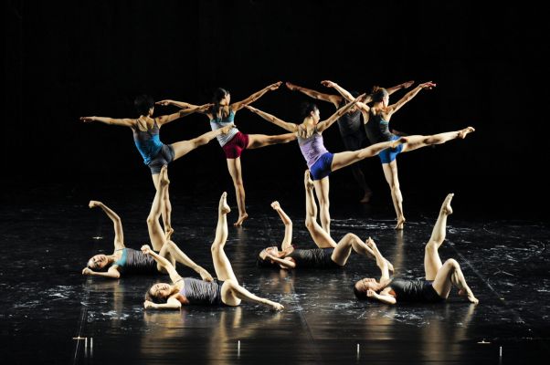Martes 2x1 Temporada Teatro de la Danza (03-05)
EstarÃ¡n en Perfiles Internacionales con cinco compaÃ±Ã­as nacionales e Internacionales. Abriendo temporada la compaÃ±Ã­a Alpo Aaltokoski con "Together". 
Korea National Contemporary Dance Company "Suspicious Paradise" el viernes 20 a las 20:00 horas.


Text by: YanÃ­n RamÃ­rez
Keywords: teatro de la danza martes 2x1 INBA Danza ContemporÃ¡nea