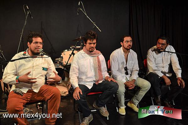 Nuevo disco de La Manta (01-05)
Ramiro, Eloy, Manuel, Carlos, Hiram miembros de la agrupaciÃ³n "La Manta" anuncian nuevo disco titulado Ã¡rbol de la Esperanza a presentarlo en el Teatro de la Ciudad este 31 de Julio.

Text and Photo by: YanÃ­n RamÃ­rez
Keywords: nuevo disco la manta fusiÃ³n mÃºsica folklore teatro de la ciudad Ã¡rbol de la esperanza