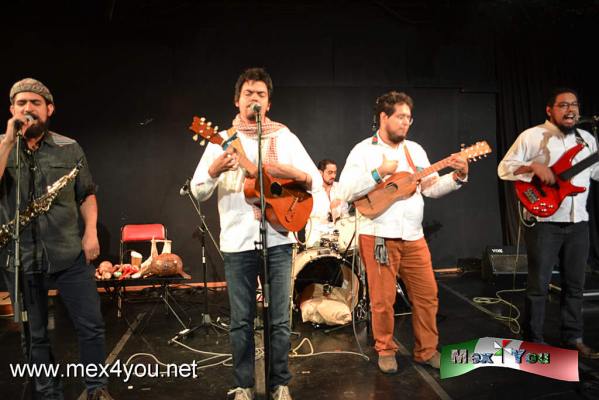 Nuevo disco de La Manta (05-05)
Las localidades van desde $250.00 y 150.00 pesos. 


Text and Photo by: YanÃ­n RamÃ­rez
Keywords: nuevo disco la manta fusiÃ³n mÃºsica folklore teatro de la ciudad Ã¡rbol de la esperanza