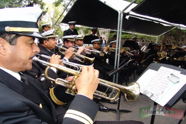 Defensa de Churubusco/Churubusco Battle 07-15
Despuï¿½s la gente pudo escuchar la obertuva ' Poeta y Campesino' de Franz Von Suppe. 

Later people could listen the  ' Poet and Peasant'  Overture by Franz Von Suppe.


Keywords: Defensa de Churubusco/Churubusco Battle batalla