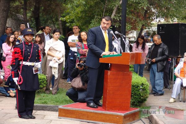 Defensa de Churubusco/Churubusco Battle 09-15
A continuación el Director del Museo de las Intervenciones, Alfredo Hernández Murillo dirigió unas palabras en las cuales elogió la valentía de nuestro ejército en esta memorable batalla y la del Batallón de San Patricio.  

Then  Director of the Museum of the Interventions, Alfredo Hernandez Murillo gave a speech  which he praised the courage of our army in this memorable battle and the one of the  of San Patrick Battalion
Keywords: Defensa de Churubusco/Churubusco Battle