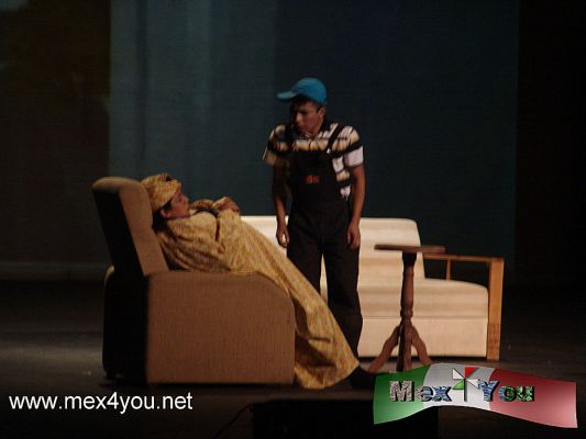 Estreno " El Encuentro de Tecmuk" (01-05)
En el Teatro de la Ciudad se llevo a cabo el estreno de la CompaÃ±Ã­a Sinergia "El Encuentro de Tecmuk" donde los pequeÃ±os en compaÃ±Ã­a de sus padres disfrutaron de esta propuesta educativa y con mensaje acerca de los valores y la naturaleza.


Text by: YanÃ­n RamÃ­rez,          Photo by: Antonio Pacheco 
Keywords: estreno encuentro tecmuc teatro ciudad esperanza iris
