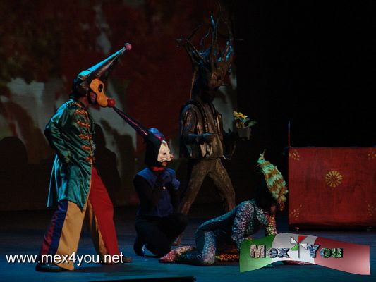 Estreno " El Encuentro de Tecmuk" (03-05)
La Ãºnica funciÃ³n que proporcionaron a la Ciudad de MÃ©xico, quienes la disfrutaron creÃ³ que se llevaron un buen mensaje para que a los niÃ±os se les inculque el amor y sobre todo el respecto por cada ser vivo que se encuentra en todos los rincones del mundo. 


Text by: YanÃ­n RamÃ­rez,             Photo by: Antonio Pacheco 
Keywords: estreno encuentro tecmuc teatro ciudad esperanza iris