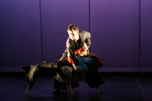 Martes 2x1 Temporada Teatro de la Danza (04-05)
La CompaÃ±Ã­a de Chimera Proyect presenta "The Calm Before" el sÃ¡bado 21 a las 19:00 horas.

CompaÃ±Ã­a es Aletheia Cuerpo EscÃ©nico de MÃ©xico, "Al Otro lado de mÃ­" los viernes 13 a las 20:00 horas, sÃ¡bado 14 a las 19:00 horas y domingo 15 a las 18:00 horas.

Text by: YanÃ­n RamÃ­rez
Keywords: teatro de la danza martes 2x1 INBA Danza ContemporÃ¡nea