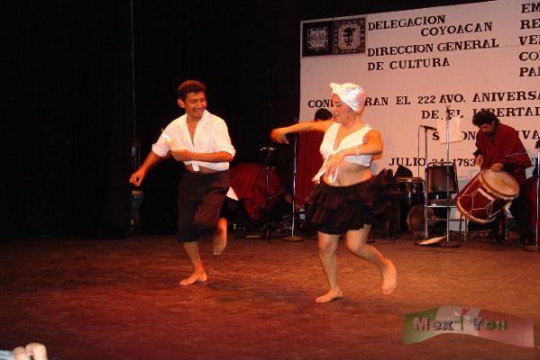 Fiesta Bolivariana/Bolivarian Party 07-12
De Perú gozamos con el ritmo de la danza ' El Alcatraz' .

From Peru we enjoyed with the rhythm of    ' the Alcatraz' dance.
Keywords: Fiesta Bolivariana/Bolivarian Party