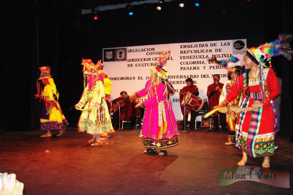 Fiesta Bolivariana/Bolivariana Party 09-12
De Bolivia tuvimos la danza del  ' Pinku ' . 

From Bolivia the ' Pinku ' dance. 
Keywords: Fiesta Bolivariana/Bolivarian Party