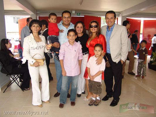 Inauguracion Academia GastronÃ³mica / Inauguration Gastronomy Academy 2007  ( 05-15 )
En la InauguraciÃ³n de este espacio dedicado a la gastronomÃ­a estuvieron presentes: Griselda Marin , Santiago Aguirre, Lorelain CasaÃ±as, Patricia Aguirre, Said Velazquez y  Lic Javier Aguirre Marin ( Director de la SecretarÃ­a de Turismo)

In the Inauguration of this space dedicated to the gastronomy they were present: Griselda Marin, Santiago Aguirre, Lorelain CasaÃ±as, Patricia Aguirre, Said VelÃ¡zquez and Lic Javier Aguirre Marin (Director of the Secretariat of Tourism) 
Keywords: Inauguracion Academia GastronÃ³mica / Inauguration Gastronomy Academy sacchi