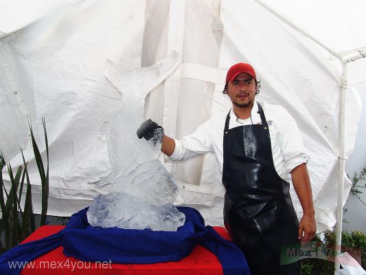 Inauguracion Academia GastronÃ³mica / Inauguration Gastronomy Academy 2007  ( 07-15 )
Pudimos disfrutar ademÃ¡s de un espectÃ¡culo para servir cocktails y como elaborar estatuas en hielo.

We could enjoy in addition to a spectacle to serve cocktails and  elaboration of statues on ice.
Keywords: Inauguracion Academia GastronÃ³mica / Inauguration Gastronomy Academy sacchi