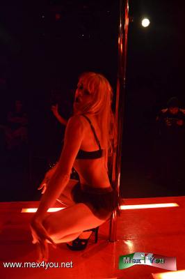 Foro La Gruta en Ghost Love (03-05)
Ghost Love (teatro en table), dirigido por Rodrigo del RÃ­o, con una temporada de nueve miÃ©rcoles finanlizando el 23 de septiembre del 2015.

Text and Photo by: YanÃ­n RamÃ­rez
Keywords: Ghost Love foro gruta trata mujeres table dance centro cultural helÃ©nico
