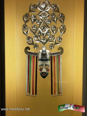 ExhibiciÃ³n MÃ¡scaras Mexicanas, Simbolismos Velados (04-05)
La muestra presenta una sala introductoria, una segunda sala donde se presenta relieves y figurillas muetsran alos antiguos gobernantes, posterior un tercer nÃºcleo sobre la tradiciÃ³n prehispanica; ademÃ¡s cuenta con una Ã¡rea lÃºdica para los niÃ±os.

La Curadora es SofÃ­a MartÃ­nez del Campo. 

Text and Photo by: YanÃ­n RamÃ­rez
Keywords: galerÃ­a de palacio nacional antropologÃ­a e Historia mÃ¡scaras mexicanas exposiciÃ³n galeria palacio nacional