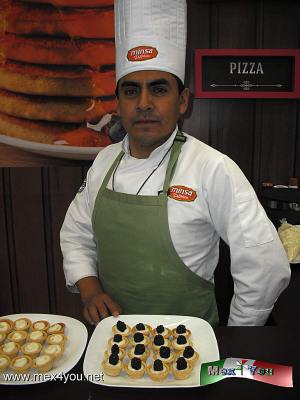 Tecno Alimentaria 2015 (03-07)
Minsa, quien es conocida por producir harina de maÃ­z para tortillas y para productos de botanas ahora nos sorprendiÃ³ con su opciÃ³n para panificaciÃ³n con 7 mixes para elaborar diferentes productos tales como:  Pasteles, Galletas, Hotcakes,  Brownies, etc y ademÃ¡s una opciÃ³n para elaborar pastas .

Text & Photo by: Antonio Pacheco 
Keywords: tecno alimentaria 2015 expo alimentos minsa