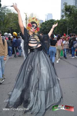 6ta Mega Procesión de Catrinas 2019 
El sábado 26 de octubre se llevó a cabo la 6ta Mega Procesión de Catrinas que partiría del Ángel de la Independencia y se dirigirían por la Avenida del Paseo de la Reforma y dirigíendose por la Avenida Juárez , Avenida 5 de Mayo y de ahí al Zócalo de la CDMX. 

Text & Photo by: Antonio Pacheco
Keywords: mega procesion catrinas dia muertos 2019 angel independencia ciudad mexico cdmx muerte
