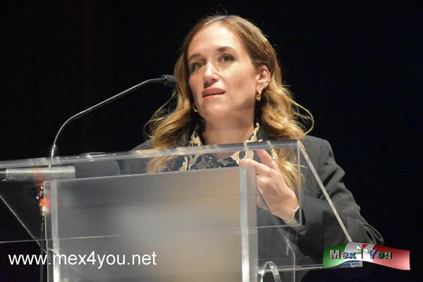 Hay Festival en Querétaro (03-05)
Planteado con un programa de más de 100 actividades, abordando temáticas de actualidad y dando espacio a la difusión de narrativas no hegemónicas, la plantilla de participantes de este año nos acompaña desde 20 países, con una nutrida  presencia mexicana y queretana. Con participación paritaria, y asistencia de creadores en lenguas originarias de México, contaremos además con dos premios Nobel y seis espectáculos de teatro y música. El Festival se celebrará en el centro histórico de la ciudad, en las siete delegaciones y además llegará a Cadereyta, Municipio del Estado de Querétaro. El programa universitario, Hay Joven, sigue creciendo para la comunidad universitaria, extendiéndose este año al campus en Tlalpan (CDMX) del Tec de Monterrey.

Keywords: hay festival queretaro centro cultural españa