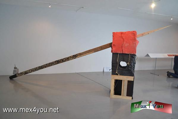 Latin American Roaming Art (01-05)
Llega la tercera ediciÃ³n de LARA iniciando en el paÃ­s de Colombia, luego PerÃº y estÃ¡ ediciÃ³n MÃ©xico centrandose en el Estado de Oaxaca con la participaciÃ³n de 8 artistas.

Text and Photo by: YanÃ­n RamÃ­rez
Keywords: museo carrillo gil exposiciÃ³n latin american roaming exposiciÃ³n LARA