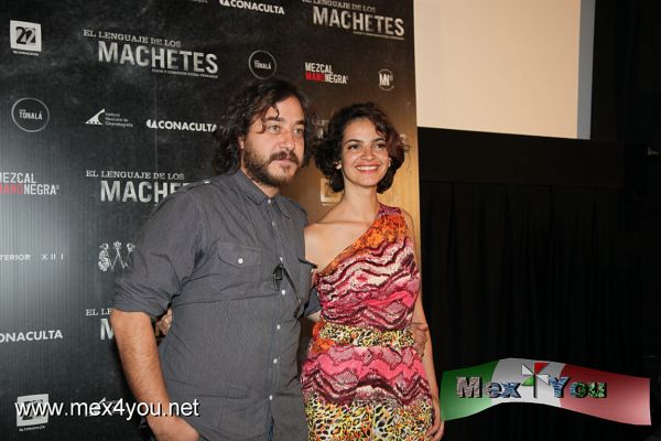 " El Lenguaje de los Machetes" (03-03)
El tÃ­tulo de la pelÃ­cula surgiÃ³ de un comentario desafortunado que un funcionario lanzÃ³ sobre el Frente de Pueblos, en el que se refiriÃ³ a sus integrantes como personas que sÃ³lo podÃ­an hablar el lenguaje de los machetes.



El lenguaje de los machetes se proyectarÃ¡ este fin de semana en diez salas de la ciudad de MÃ©xico; cuenta con las actuaciones de Jessy Bulbo, AndrÃ©s Almeida y Luisa Huertas, entre otros actores. La cinta forma parte del ciclo Semana del Cine Mexicano Independiente que organizÃ³ la Cineteca Nacional.

Photo by: JesÃºs SÃ¡nchez
Keywords: lenguaje machetes pelicula mexicana moderna film