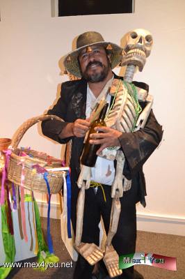 Todo listo  Festival Nacional de la Guitarra y la Feria del Cobre (03-05)
El aÃ±o pasado se contÃ³ con registro de 156 piezas, por lo que este aÃ±o se podrÃ¡n admirar mÃ¡s de 150 instrumentos, los cuales el pÃºblico podrÃ¡ admirar y adquirir.

Text and Photo by: YanÃ­n RamÃ­rez
Keywords: paracho morelia michiacÃ¡n guitarra martillado cobre feria guitarra y cobre 2015