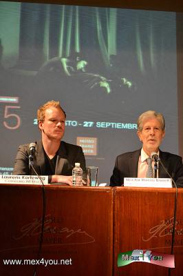 ExposiciÃ³n World Press Photo 2015 (01-05)
Se Inauguro la ExposiciÃ³n "World Press Photo 15" en el Museo Franz Mayer, integrada por 134 fotografÃ­as ganadoras en 8 categorÃ­as, que muestran los acontecimientos mÃ¡s destacados del 2014.


Text and Photo by: YanÃ­n RamÃ­rez
Keywords: worl press photo 2015 Museo Franz Mayer exposiones fotograficas canno mads nissen
