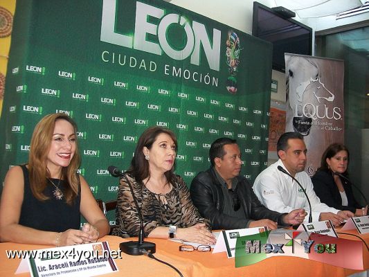 La Fiesta del Hombre y el Caballo "EQUus" (01-05)
En conferencia de prensa se reuniÃ³ Lic. Oscar DomÃ­nguez (Gerente Equus), junto con Lic. Oscar GarcÃ­a Ramos (DIR. General OCV LeÃ³n), Lic. Adriana GÃ³mez (AsociaciÃ³n Mexicana de Criadores y Caballistas Cuarto de Milla), Lic. Araceli Ramos Rosaldo (DIR. de Promociones y RP de Mundo Cuervo) y la representaciÃ³n ANCCEMEX. Quienes informaron acerca de este evento de convivencia del hombre con el caballo  del 6 al 9 de Septiembre en el Polyforum de LeÃ³n en su 7Âª. EdiciÃ³n â€œEquusâ€ con mÃ¡s de 34 eventos en que los sobresalen competencias y exhibiciones ecuestres en disciplinas como coleadero, reinning, escaramuzas, rodeo, con la participaciÃ³n de criadores, yeguadas, cuadras con la participaciÃ³n de dichas asociaciones.

Text and Photo  by: YanÃ­n RamÃ­rez
Keywords: Equus Poyforum de leÃ³n exhibiciÃ³n de caballos ANCCEMEX marca cuervo leÃ³n guanajuato caballos pura sangre
