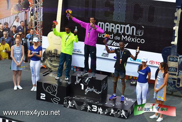 MaratÃ³n Internacional de la Ciudad de MÃ©xico EdiciÃ³n 33 2015 (06-09)
La premiaciÃ³n de la rama varonil estuvo a cargo de el Jefe de Gobierno del DIstrito Federal: Miguel Angel Mancera, asÃ­ como el secretario del Instituto del Deporte del GDF:  Horacio de la Vega.

Text & Photo by: Antonio Pacheco. 

Keywords: maraton internacional ciudad mexico edicion 33 2015 paralimpicos varonil femenil