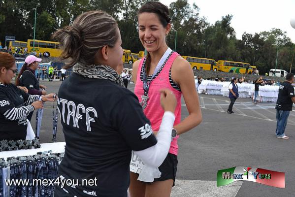 MaratÃ³n Internacional de la Ciudad de MÃ©xico EdiciÃ³n 33 2015 (09-09)
Afortunadamente hizo un buen clima y los participantes no se vieran empapados a diferencia del aÃ±o pasado que el maratÃ³n tuvo como marco una lluvia pertinaz que durÃ³ todo el evento. 

Text & Photo by: Antonio Pacheco. 
Keywords: maraton internacional ciudad mexico edicion 33 2015 paralimpicos varonil femenil