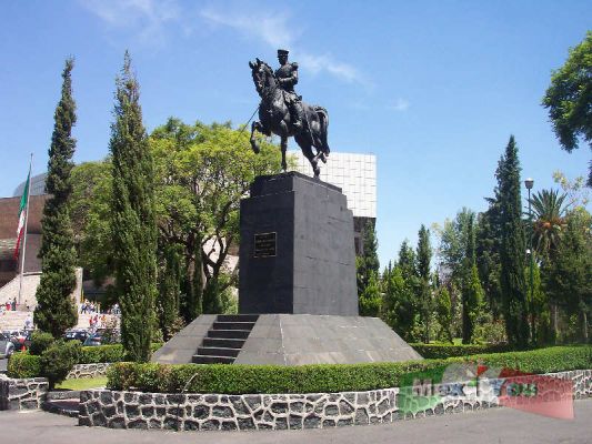 JoaquÃ­n Amaro Monument/"Monumento" a JoaquÃ­n Amaro
