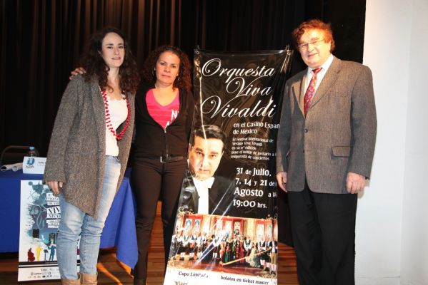 Festival Internacional Viva Vivaldi (02-02)
Este aÃ±o,  el Festival Viva Vivaldi  presenta  cuatro conciertos de la Orquesta Viva Vivaldi en el bello Casino EspaÃ±ol, en su habitual vestuario de Ã©poca, ofreciendo verdaderas fiestas audiovisuales, con directores y solistas internacionales y una deliciosa selecciÃ³n de mÃºsica universal.  El ensamble suizo Trio de Basilea  y el Ensamble Vivaldi completan la programaciÃ³n musical.

 

El Festival Viva Vivaldi tiene un alto sentido de responsabilidad social, cada aÃ±o cuenta con programaciÃ³n de entrada gratuita  en diferentes foros de la ciudad de MÃ©xico, ofreciendo presentaciones artÃ­sticas en diferentes delegaciones polÃ­ticas, lo que contribuye al desarrollo cultural del  pÃºblico del Distrito Federal. 



Photo by: JesÃºs SÃ¡nchez
Keywords: festival internacional viva vivaldi