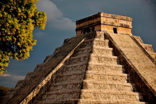 Zona Arqueologica Chichen ItzÃ¡ 
Photo by: Mauricio Marat INAH
Keywords: zona arquelogica chichen itza yucatan mayas maya INAH