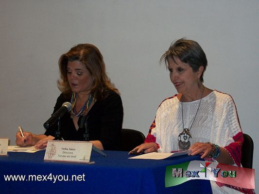 Domingo de Antojos (01-02)
En conferencia de prensa Yolika SaÃ©nz (Directora Tiendas del MAP) y Sonya Santos de Arredondo(Coordinadora del Domingo de Antojos); dieron los pormenores del domingo 27 de noviembre a partir de las 11:00 a las 19:00 horas en el Campo Marte del evento que forma parte del Programa de recaudaciÃ³n de fondos de la AAMAP. Con un total de 350 artesanos integrados por 20 etnias como: Seris, Mayos, Yaquis, RarÃ¡muris y KikapÃºes que muestran su arte en las diferentes tÃ©cnicas.

Text and Photo: YanÃ­n RamÃ­rez
Keywords: domingo antojos map museo arte popular